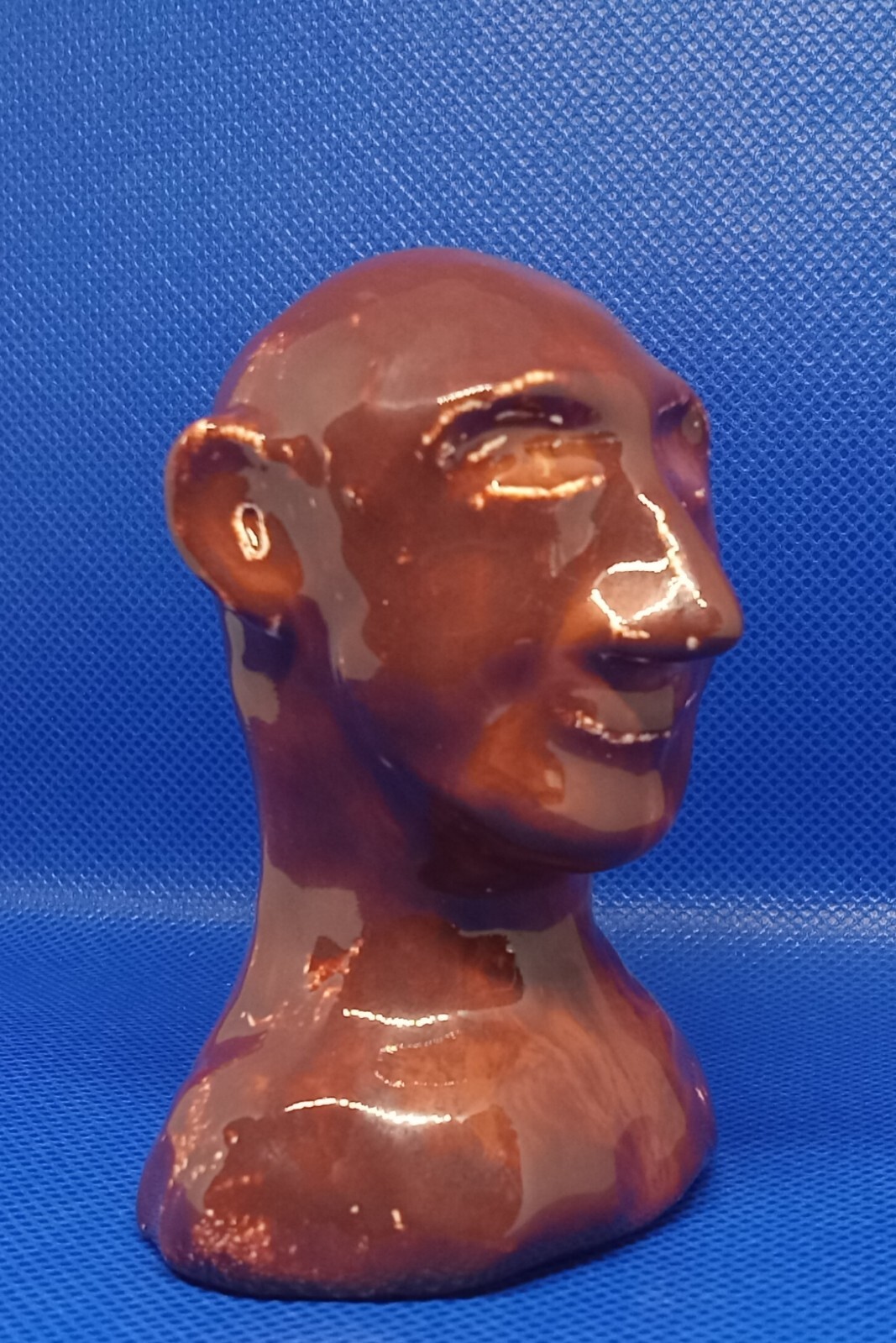 « Octavius » – Clay sculpture. Signed. Hand made and glazed. It is enigmatic…
