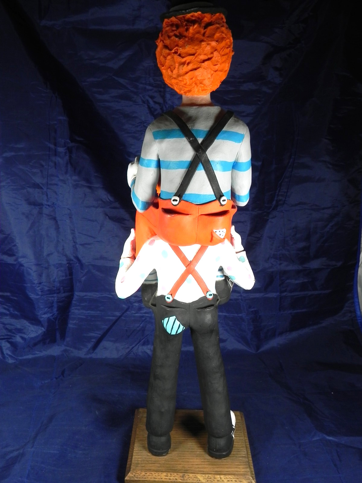 Austin Production 21&Prime; Signed Eduardo Chalkware &rsquo;85 Clown on Shoulders Sculpture