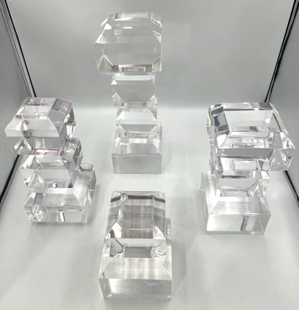 4 Lucite Acrylic Modernist Abstract Stacked Cube Art Sculptures VTG 70s 6&Prime;-12&Prime; T