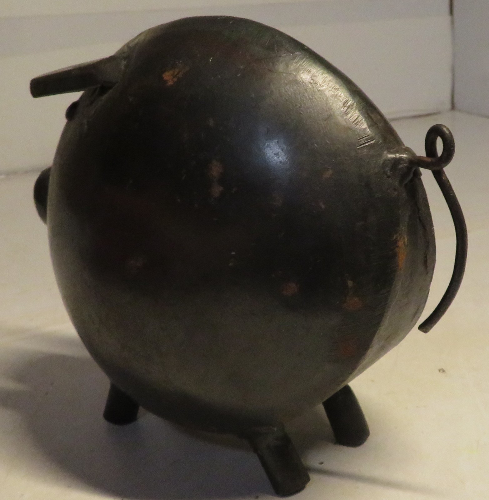 Vintage Metal Mid Century Modern Steel Artisan Pig Sculpture 5.5&Prime; Tall 6&Prime; Long