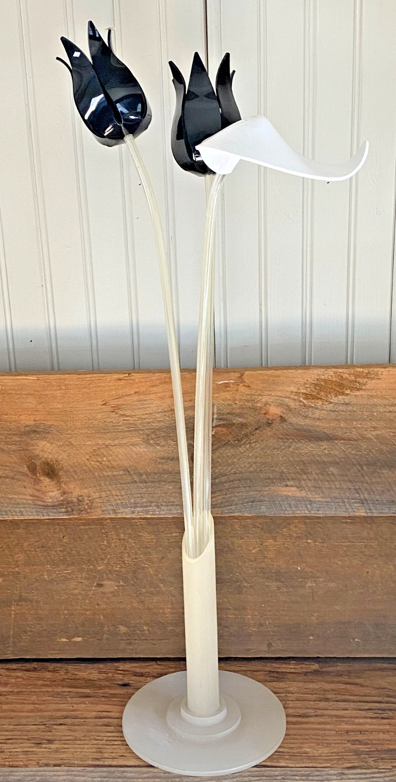 MCM 80&rsquo;s Lucite Acrylic Cala Lily Sculpture Flowers Vase Floral Post Modern Vtg