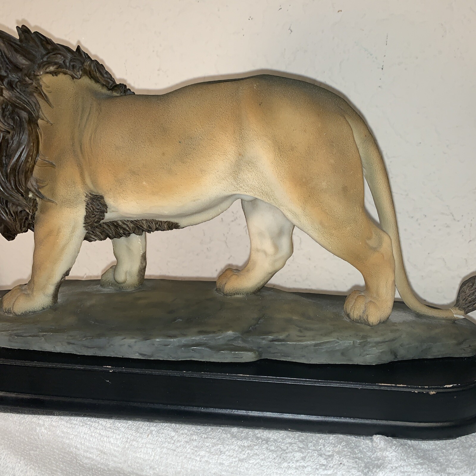 Animal Male Lion Poly Resin Art Sculpture Bronze Color Matte Plinth Black Base