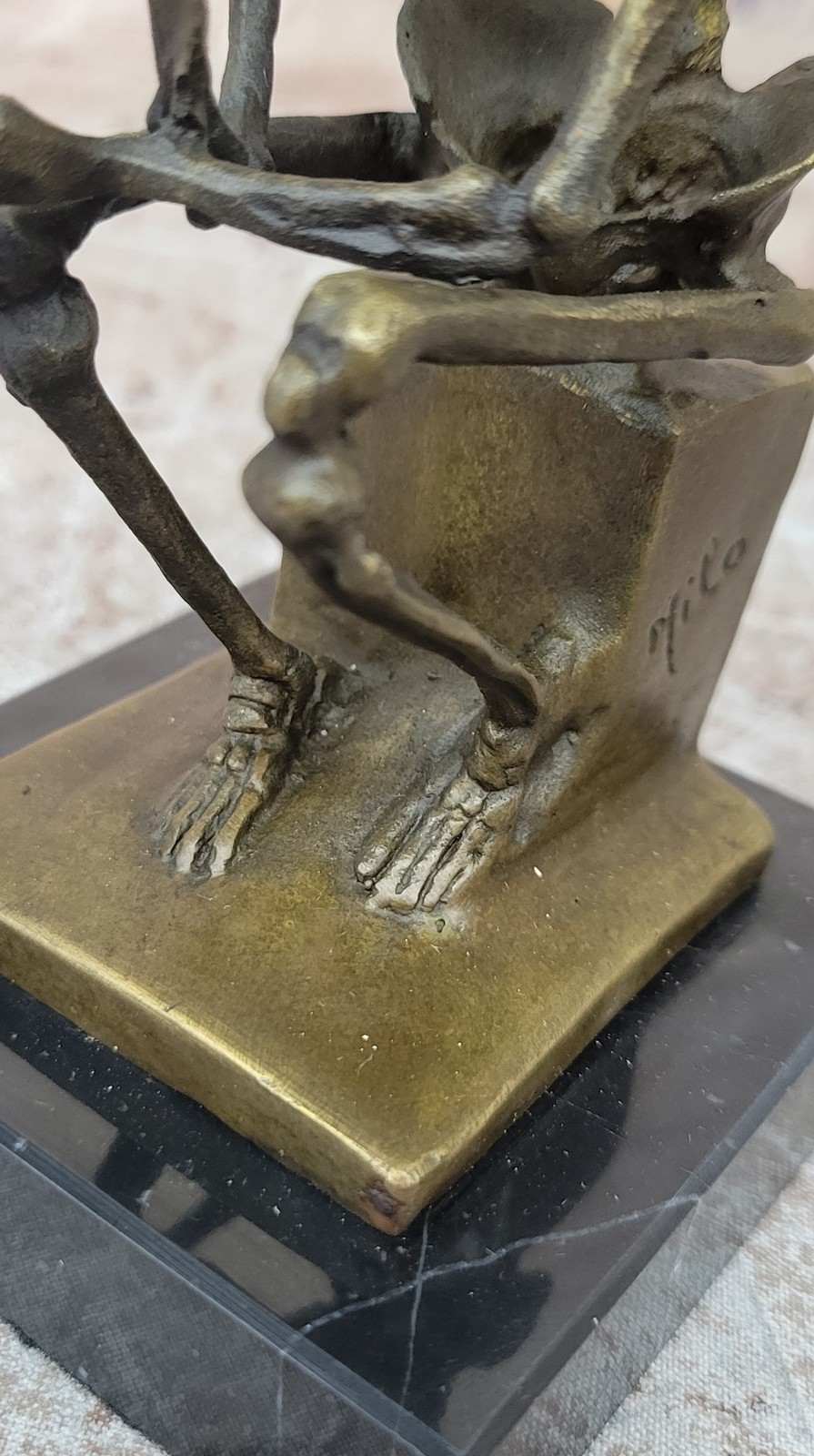 MODERN ART SOLID BRONZE « SKELETON THINKER » SIGNED MILO HOT CAST MARBLE FIGURI
