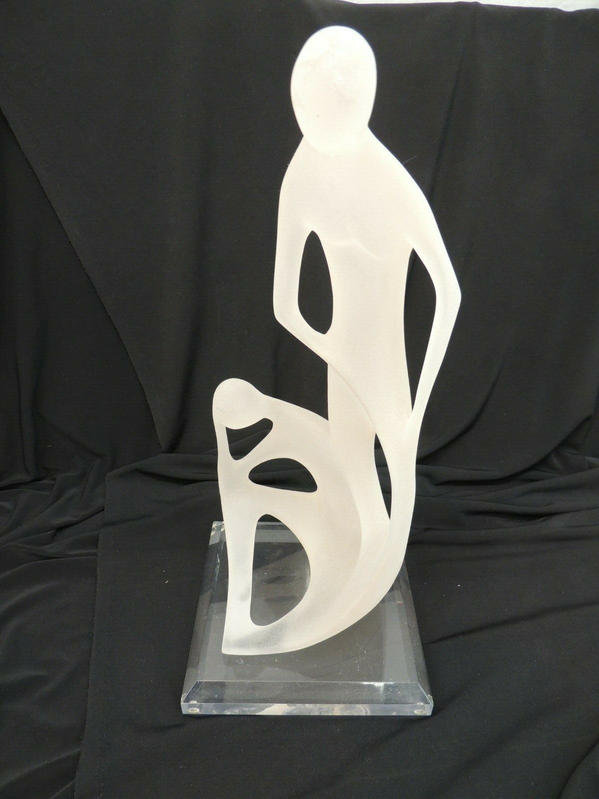 ART SCULPTURE 2 PEOPLE 13.5&Prime;