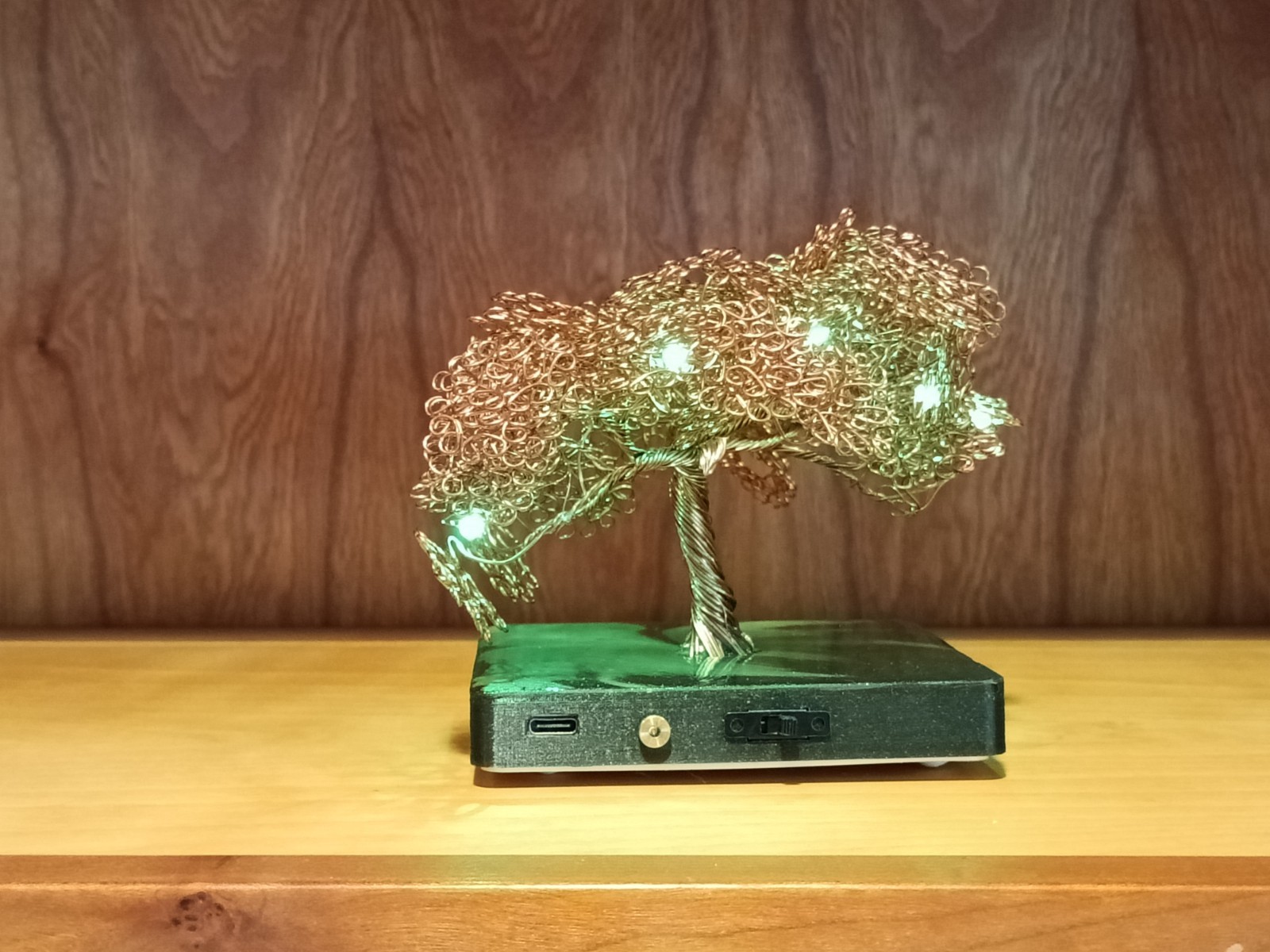 hand crafted wire tree sculpture with illumination and various modes