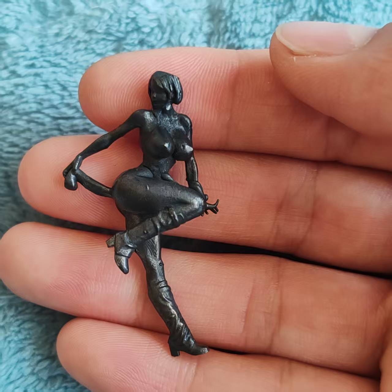 Black Solid Brass Chinese Anime Figure Sexy Beauty Model Statue Keychain Pendant