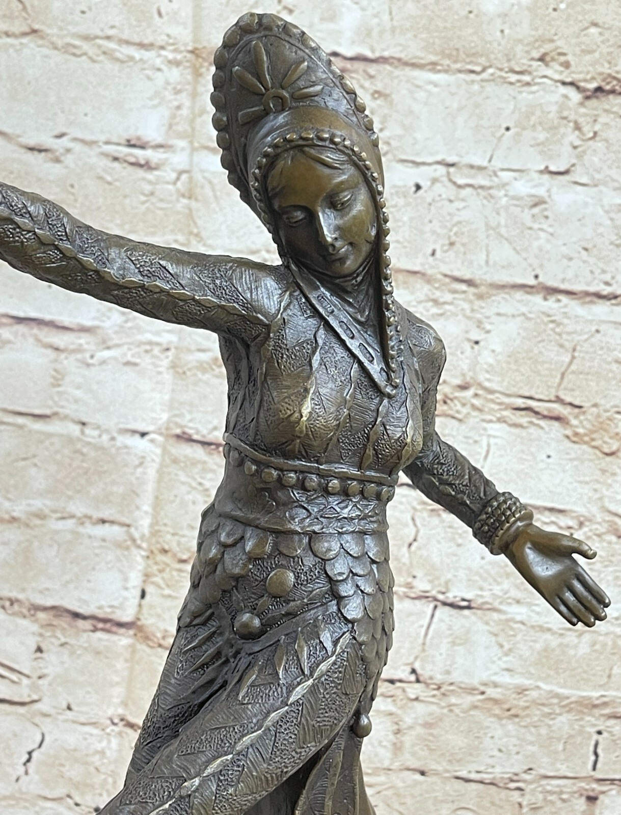 Bronze sculpture. « Dancer ». Inspired by models by C. Mirval (current 1900- 1930s