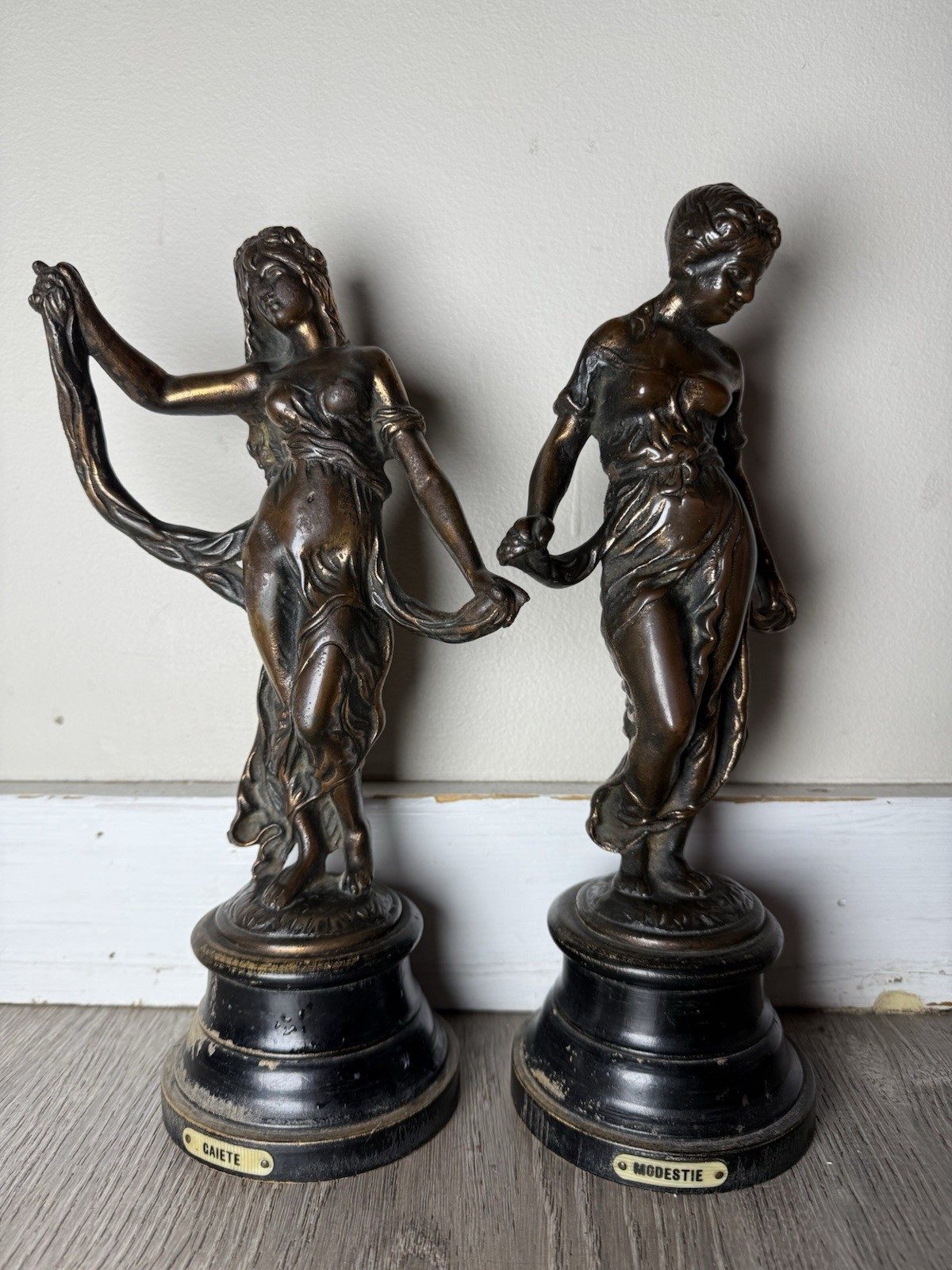 PAIR ANTIQUE 19th CENTURY FRENCH SPELTER BRONZE ART NOUVEAU SCULPTURES