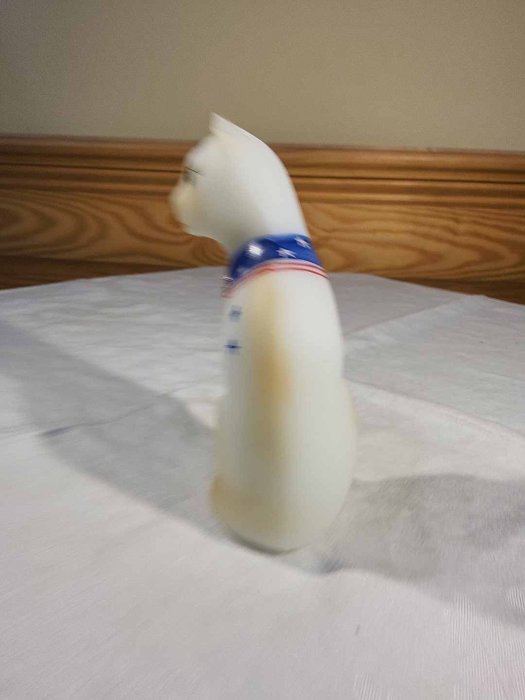 Fenton QVC 2010 Opal Satin Glass Patriotic Stylized Cat P Lauderman CHIPPED READ