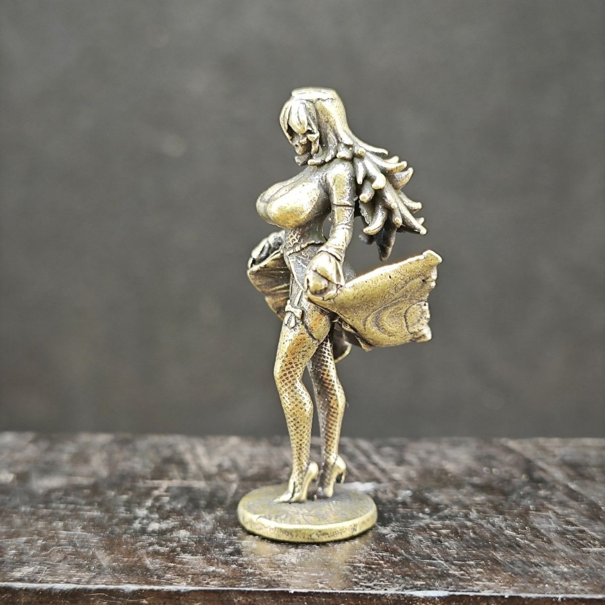 38mm Retro Brass Lifting Skirt Girl Figurine Mini Sexy Art Decor For Home Decor
