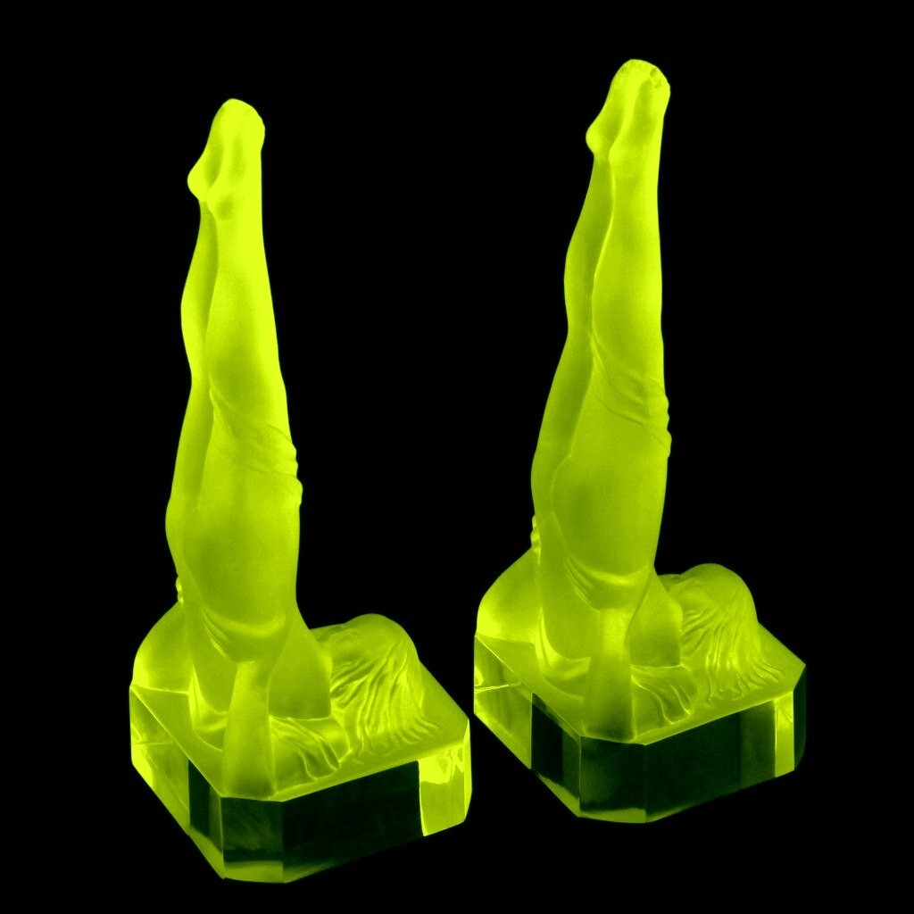 France Art Deco &lsquo; Bookends &lsquo; Vaseline Uranium Glass Sculpture 1930&rsquo; H.Hoffmann