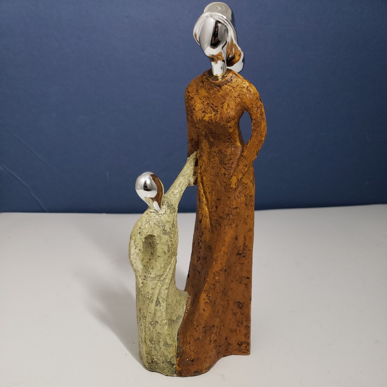 Abstract family sculpture 8.5&Prime; figure – Mother daughter Silver plastic heads