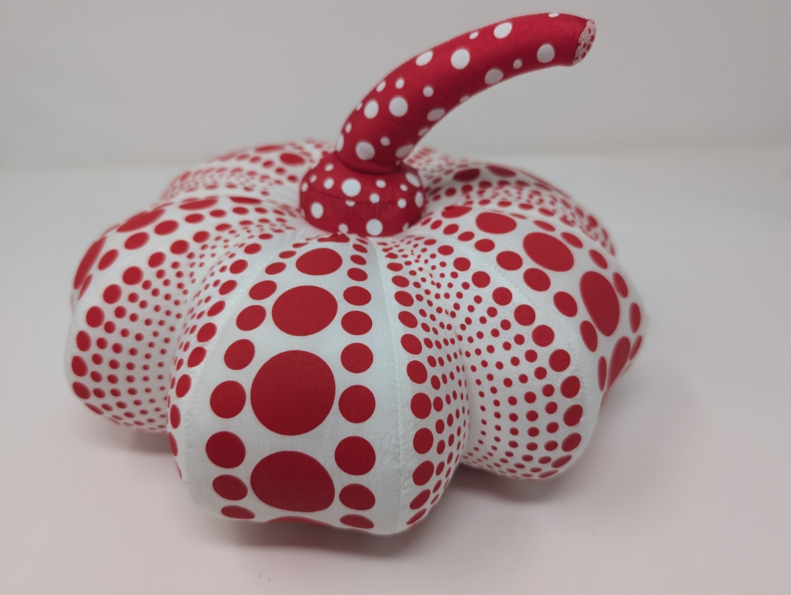 Yayoi Kusama LAMMFROMM Dots Obsession Pumpkin S White Plush Sculpture w/Tag