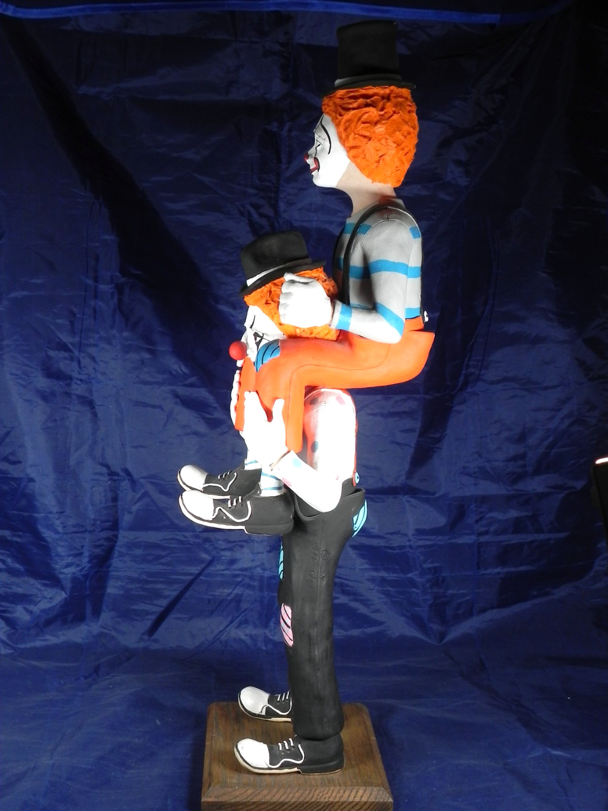 Austin Production 21&Prime; Signed Eduardo Chalkware &rsquo;85 Clown on Shoulders Sculpture