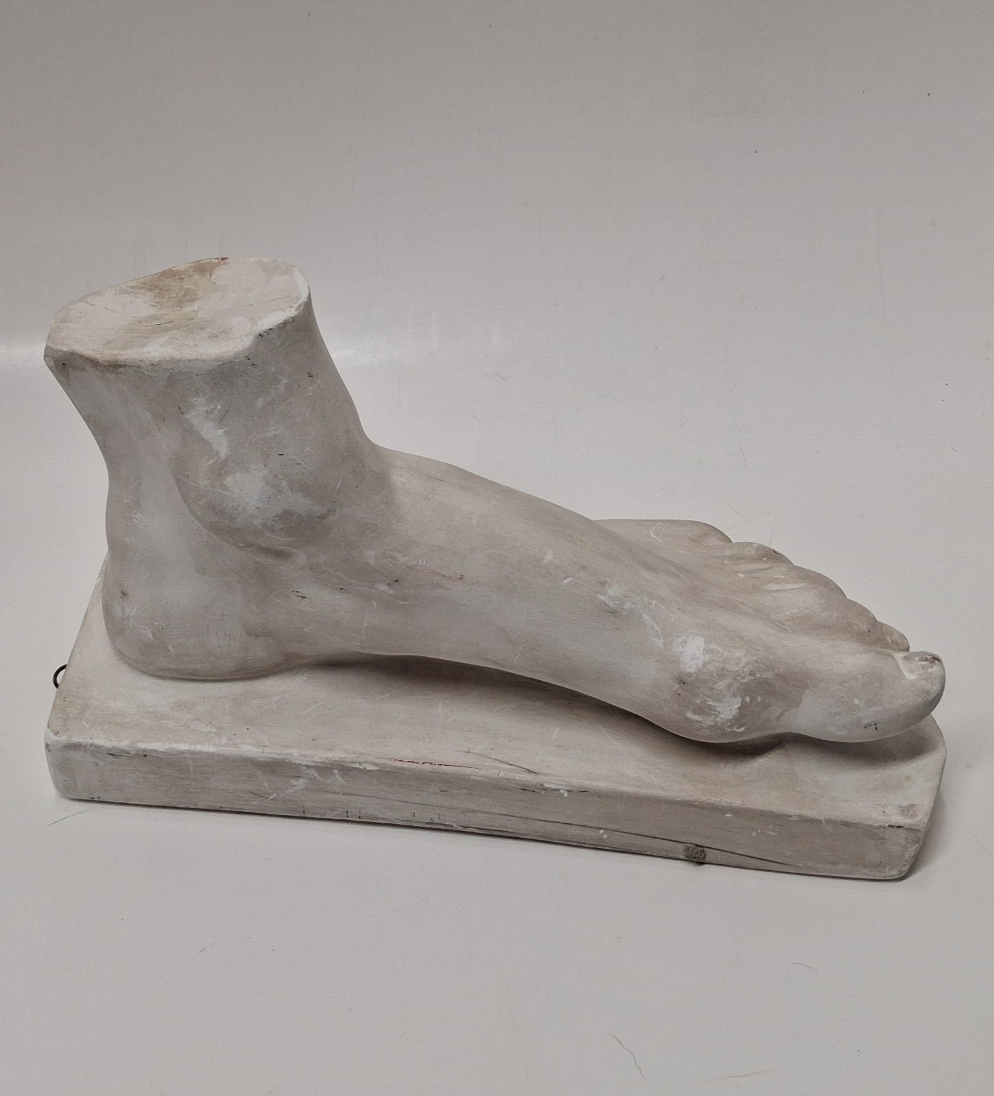 Vintage Aged Plaster Ladies Foot Sculpture Wall Hanging Toes Feet Cast Art Sz 8