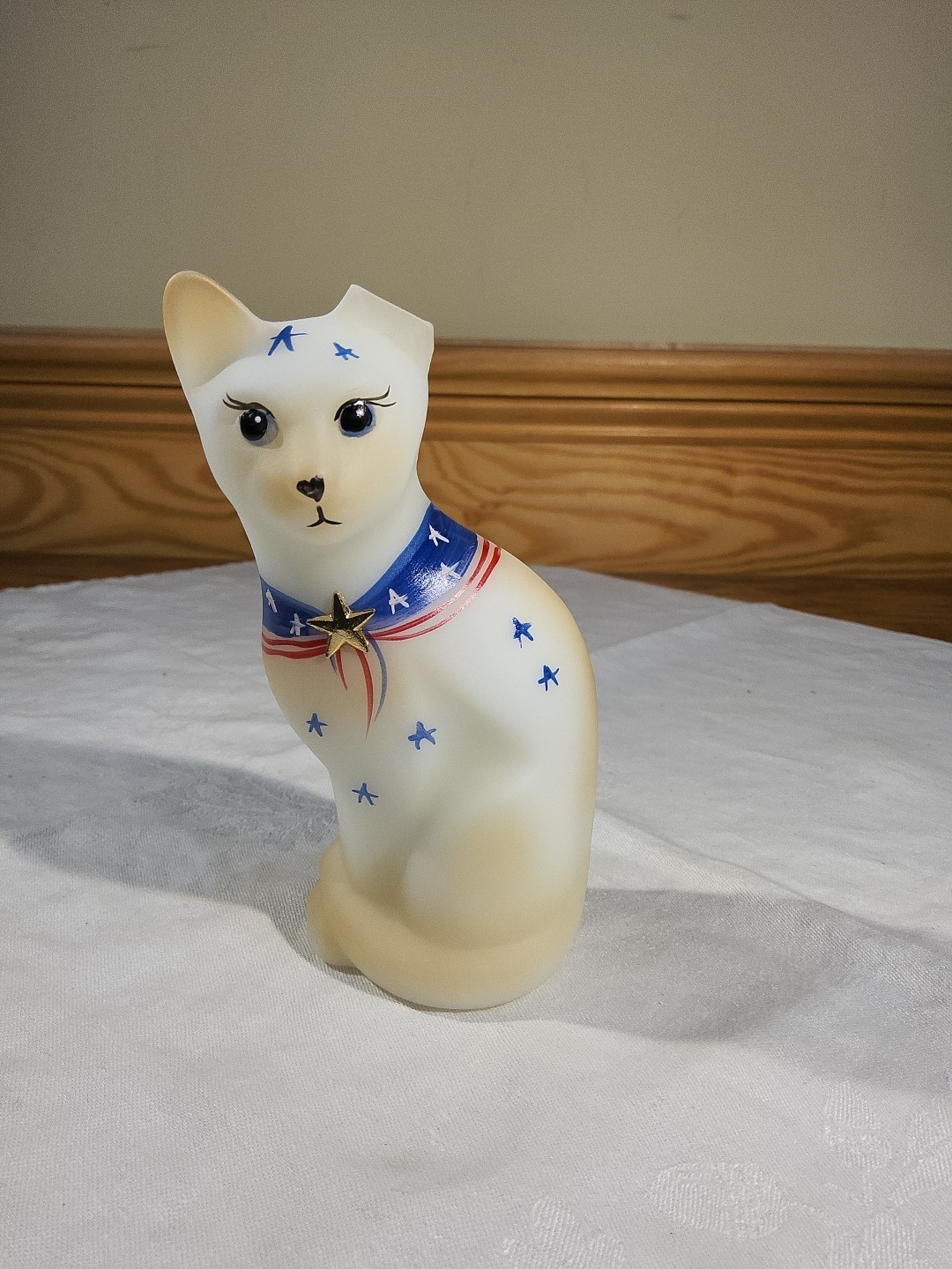 Fenton QVC 2010 Opal Satin Glass Patriotic Stylized Cat P Lauderman CHIPPED READ