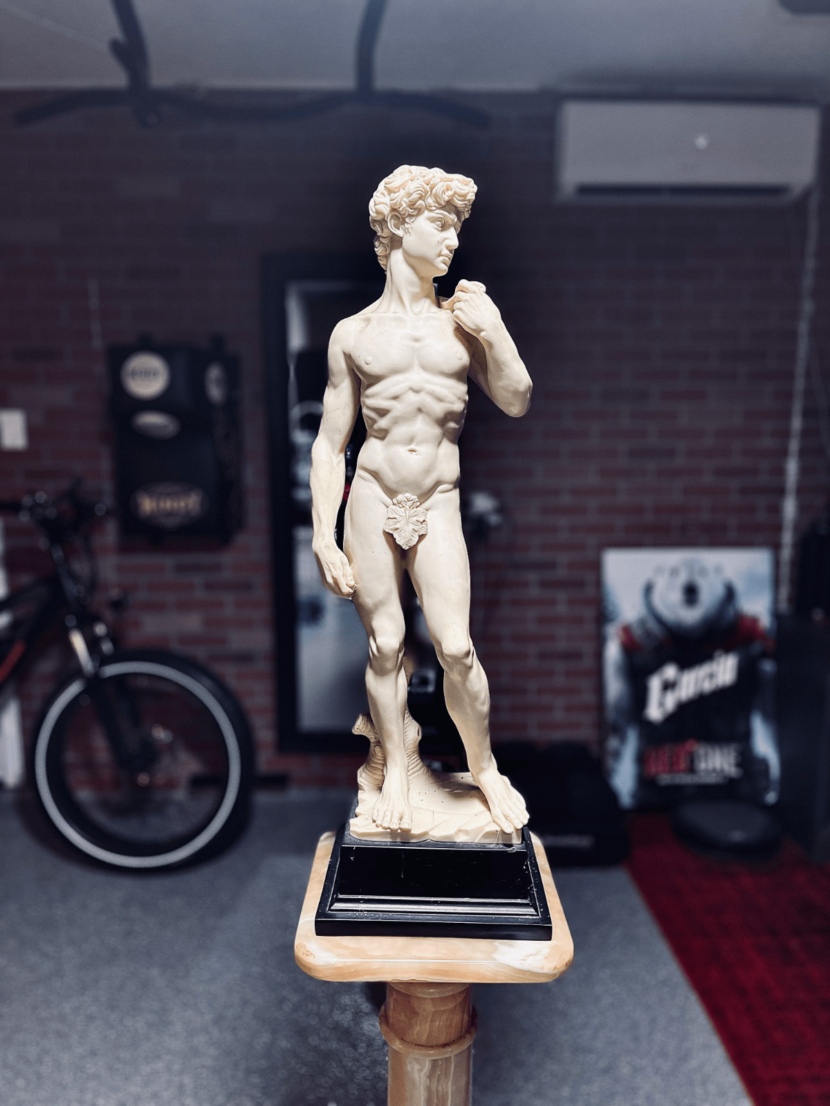 Detailed and Stylized Roman Statue of the ‘David’ 28 in Hand-Crafted