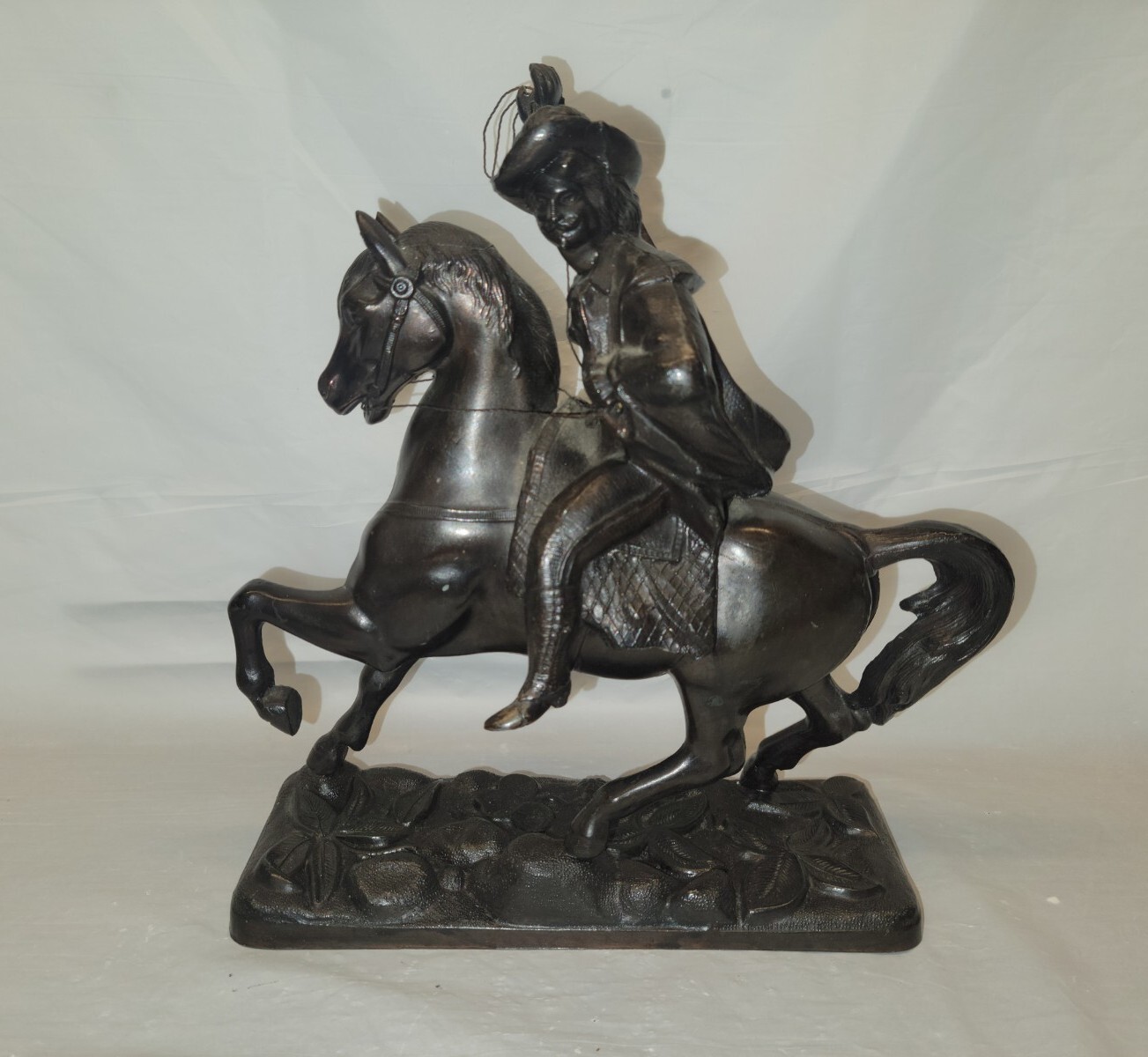 EARLY 1900&rsquo;S BRONZE METAL STATUE OF A GENERAL RIDING A HORSE # 4414