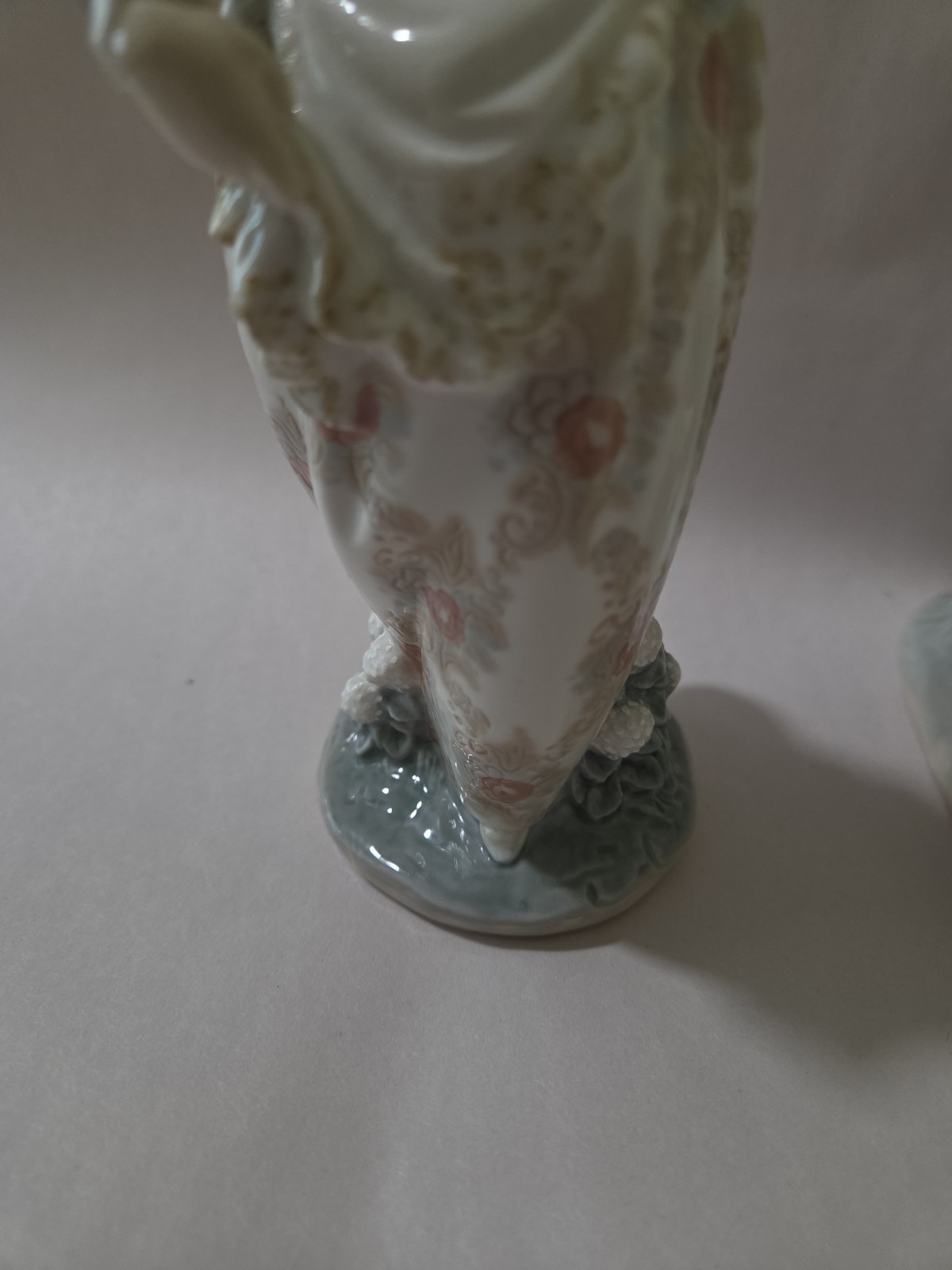 Lot Of 2 Lladro Figurines Girls Flowers Made In Spain Some Chips READ