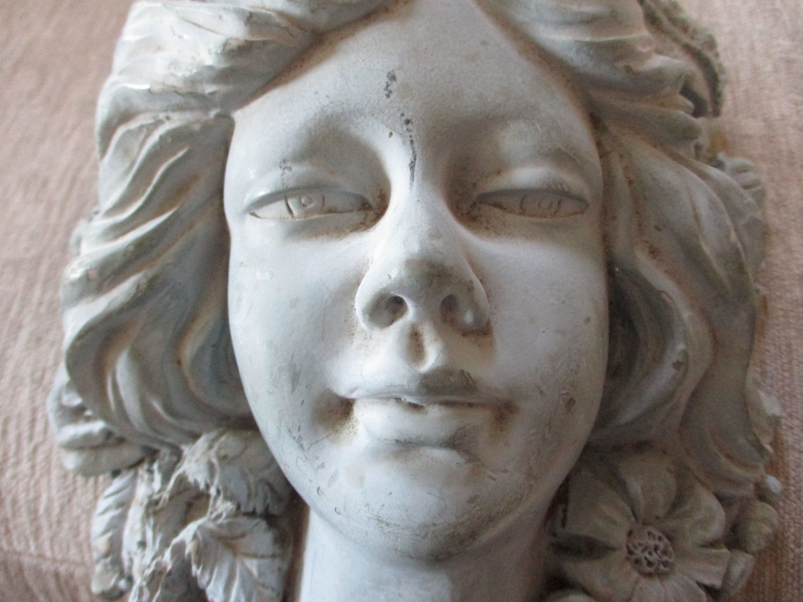 Vintage Art Noveau Resin Woman&rsquo;s Face Flowers Wall Sconce/Shelf