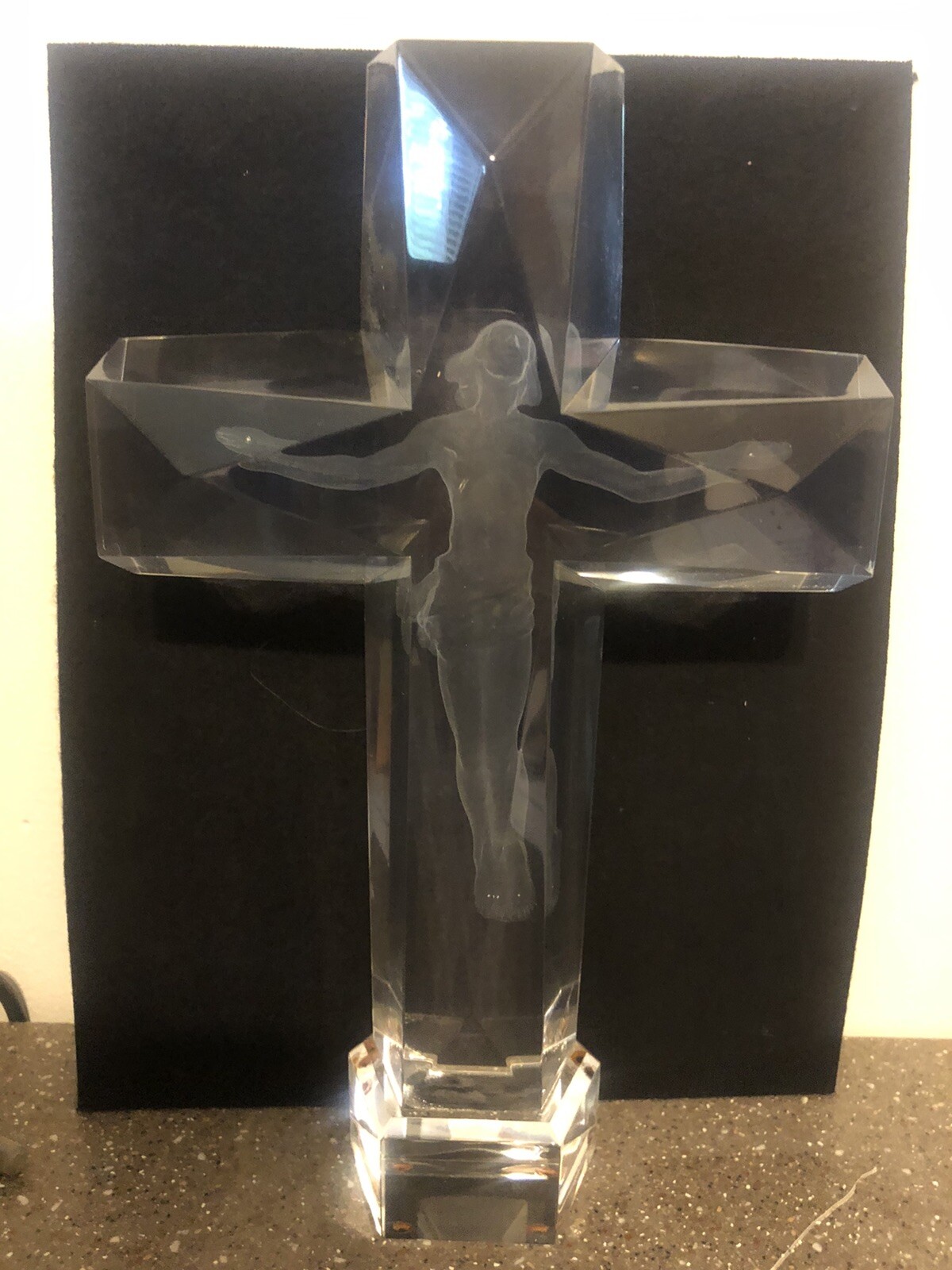 12×7.5×2.25in  /30x19x6 cm Fredrick Hart Cross Of The New Millennium statue