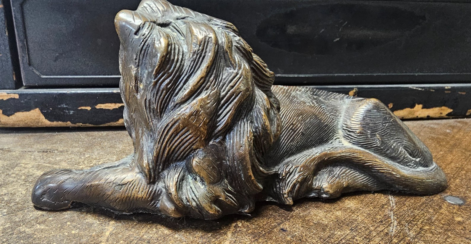 Vintage Bronze 8.5&Prime; Long Lion Sculpture Statue Figurine collectable