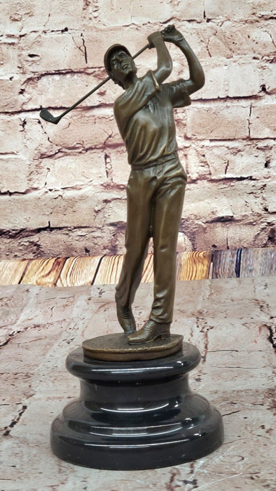 In Full Swing « Action Golfer II » Male European Sculpture Antique Production Sale