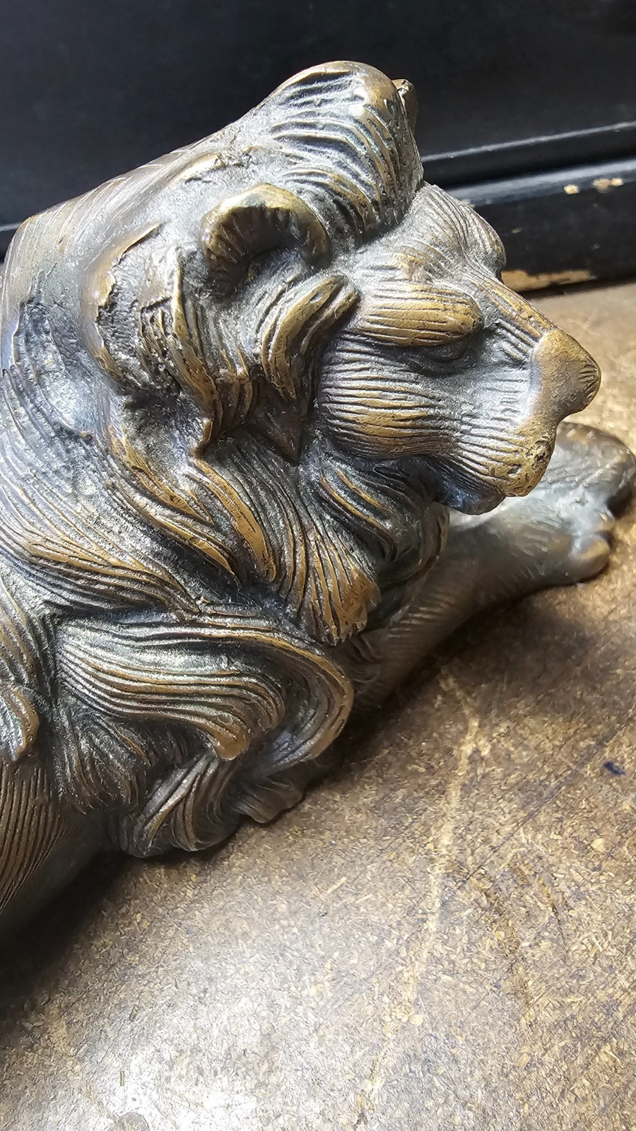 Vintage Bronze 8.5&Prime; Long Lion Sculpture Statue Figurine collectable