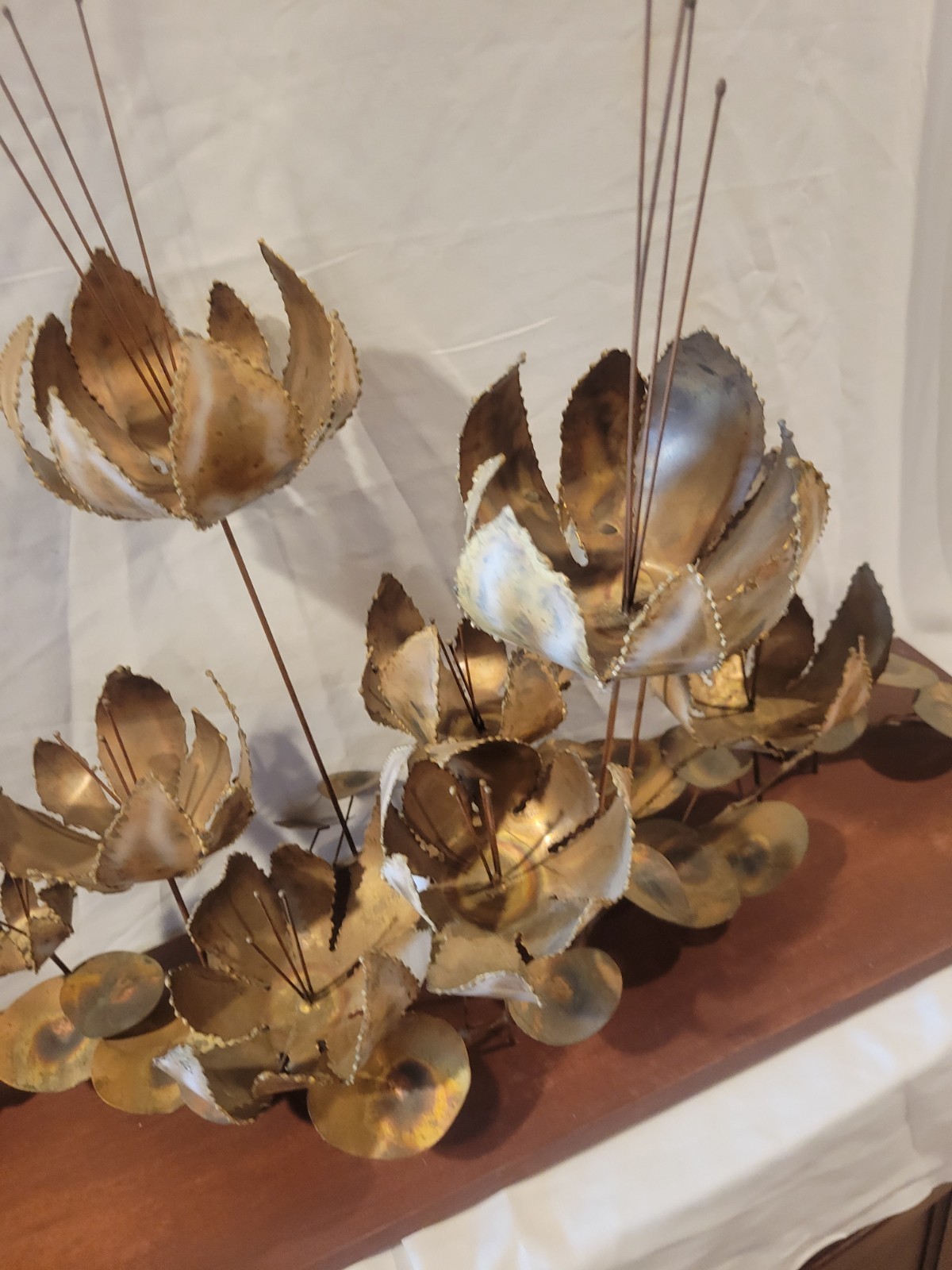 Vintage Curtis JERE Table SCULPTURE Lotus Blossoms Flowers Brass Wood 30x9x19&Prime;