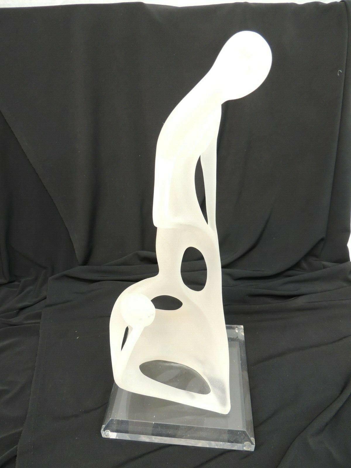 ART SCULPTURE 2 PEOPLE 13.5&Prime;