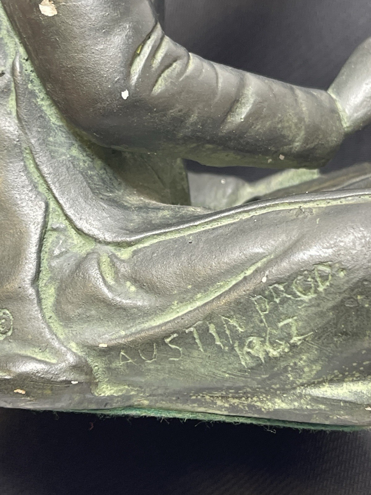 Mid Century Austin Productions Cast Bronze « Chinese Meditator » Sculpture, 1960s
