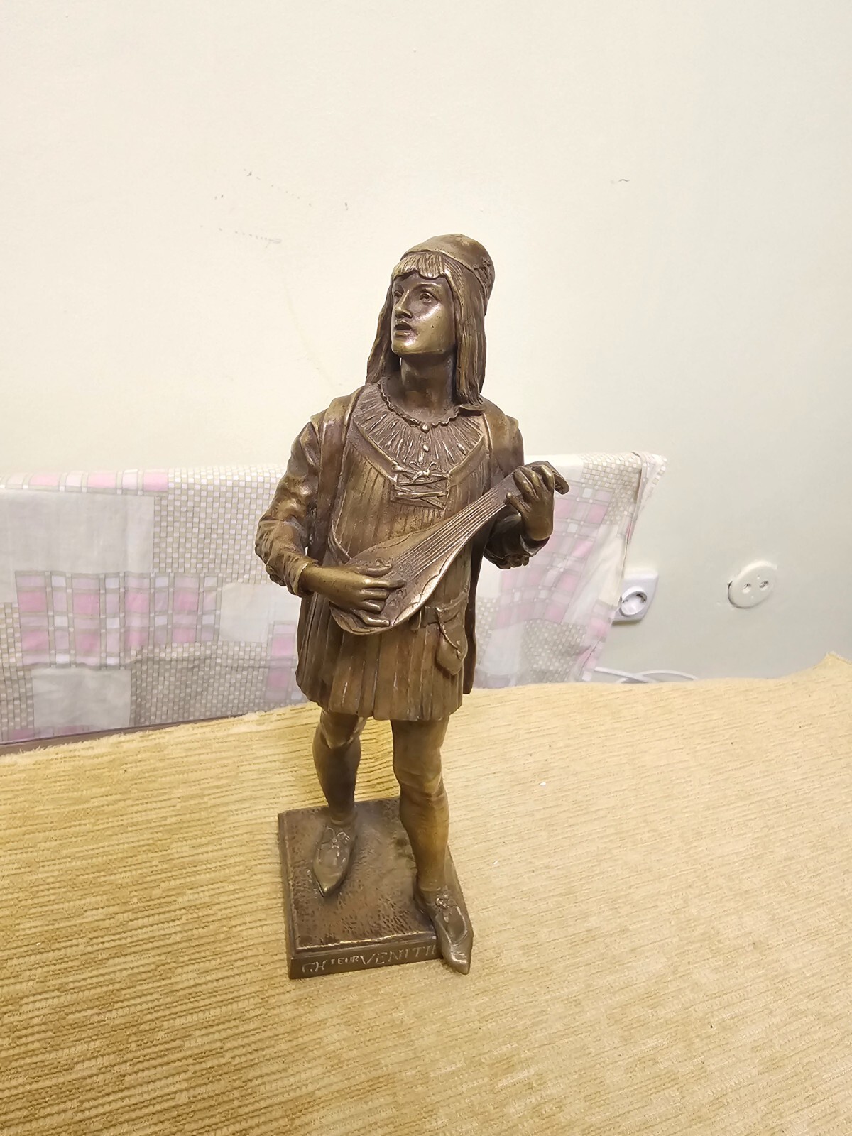 bronze sculpture Ventetian singer (chanteur venetien), licensed reproduction