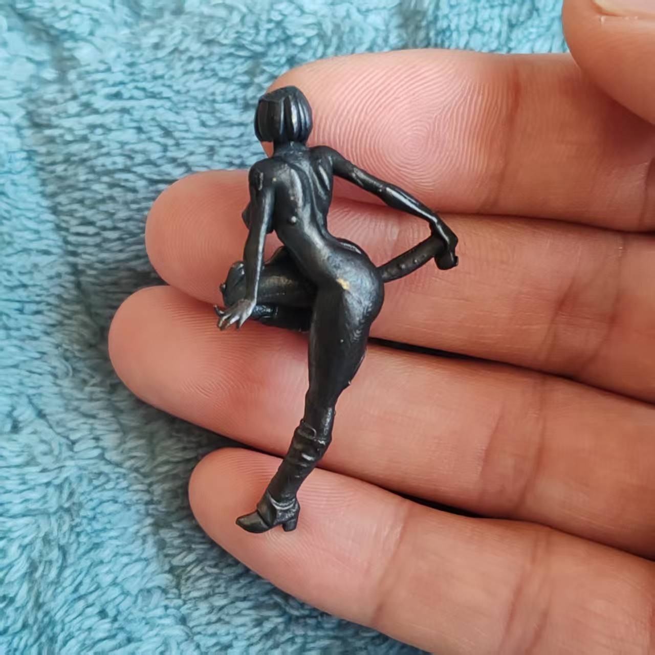 Black Solid Brass Chinese Anime Figure Sexy Beauty Model Statue Keychain Pendant