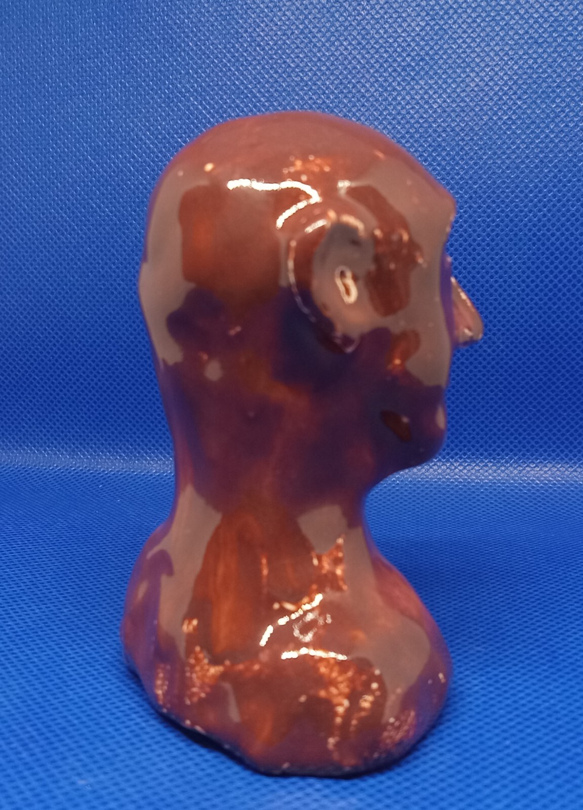 « Octavius » – Clay sculpture. Signed. Hand made and glazed. It is enigmatic…