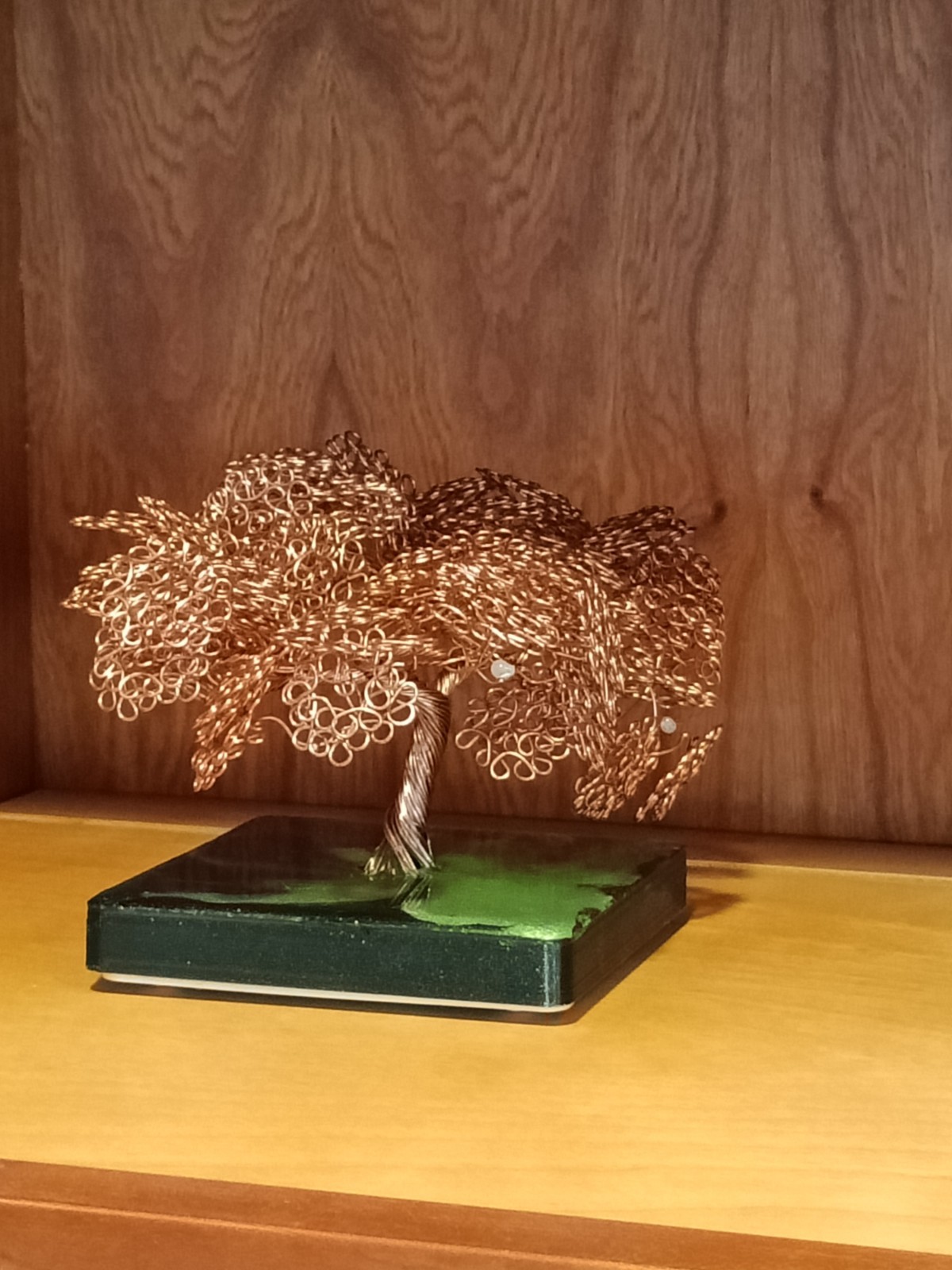 hand crafted wire tree sculpture with illumination and various modes