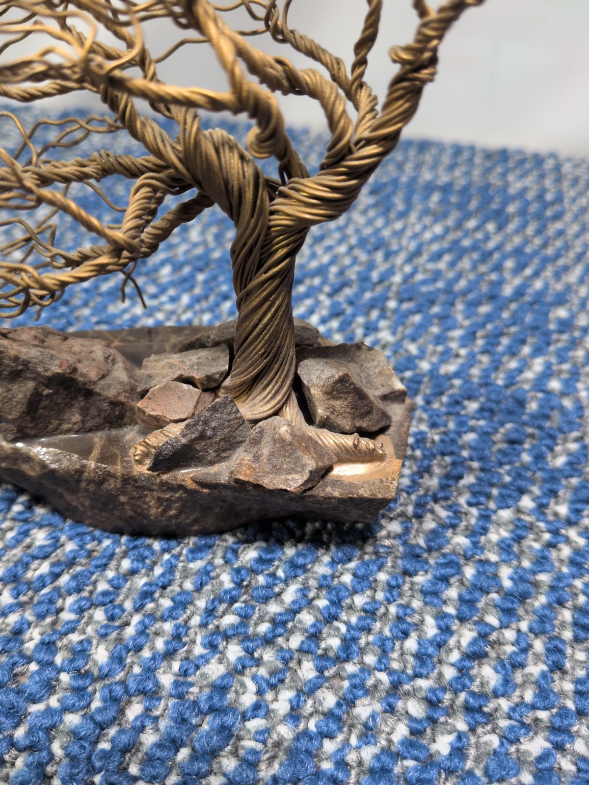 Gerald Wayne Sanders 1995 Signed Wire Bonsai Sculpture Windswept Tree Stone Base