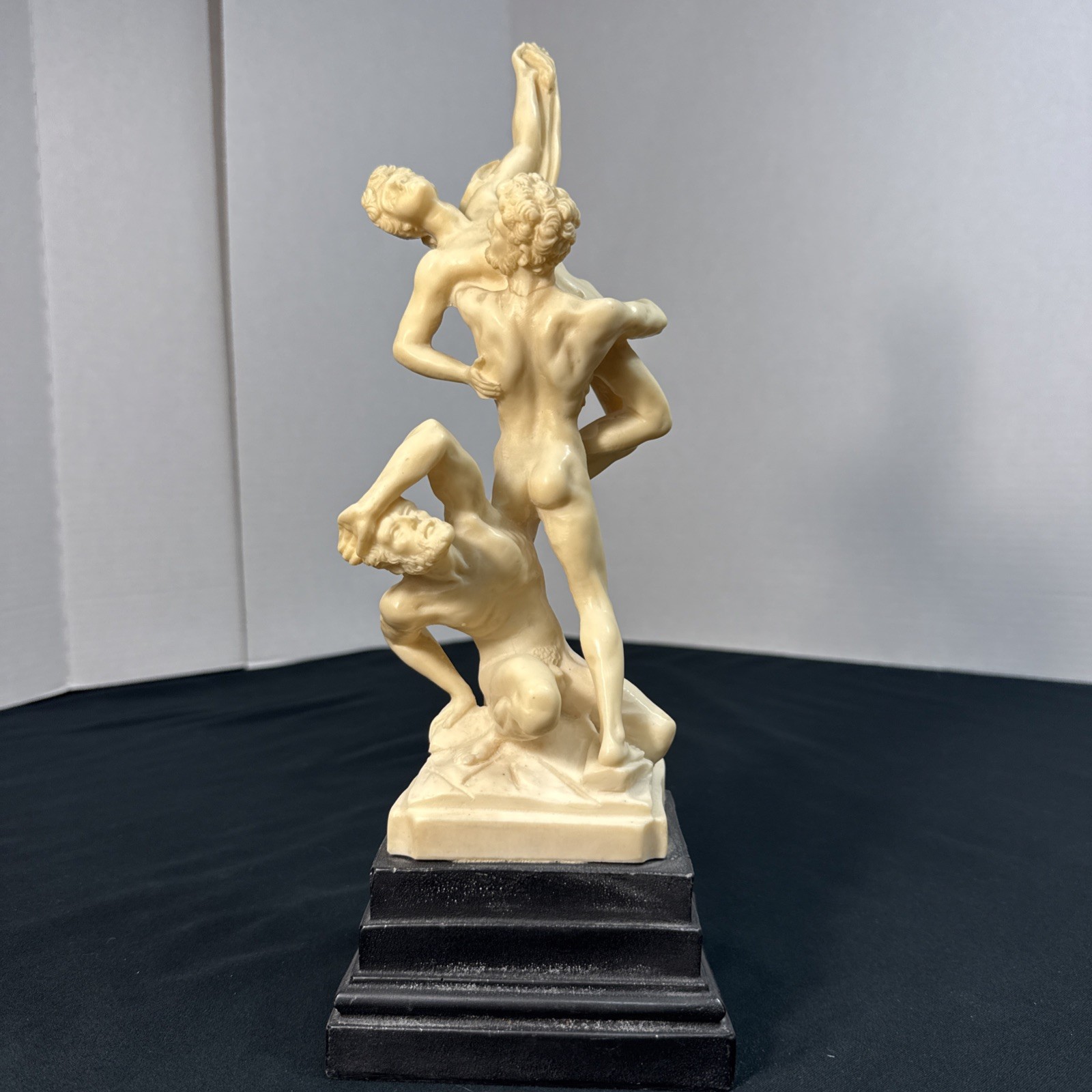 « The Rape of the Sabine Womаn », Italian Classical Alabaster Resin Sculpture 13&Prime;