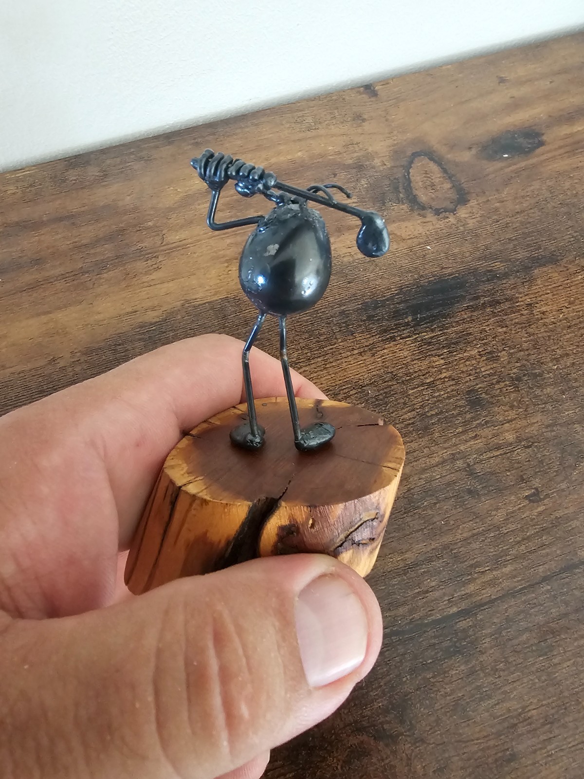Original Old 1983 Flea Golf Player Greg Quayle Metal 4&Prime; Sculpture With Wood Base