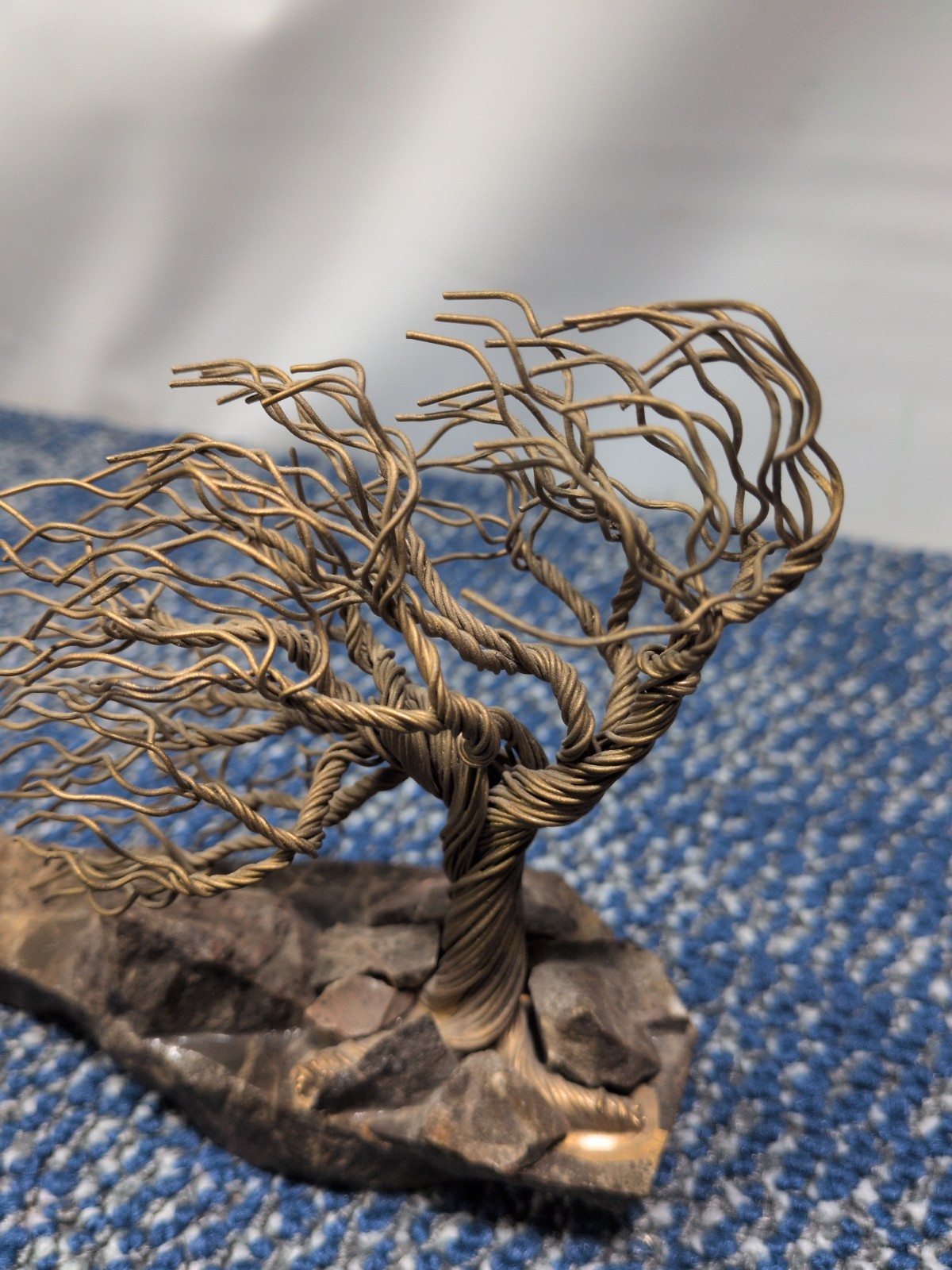 Gerald Wayne Sanders 1995 Signed Wire Bonsai Sculpture Windswept Tree Stone Base