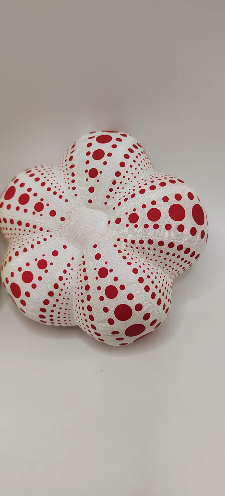 Yayoi Kusama Soft Sculpture Pumpkin Mascot Plush key Ring Red Japan