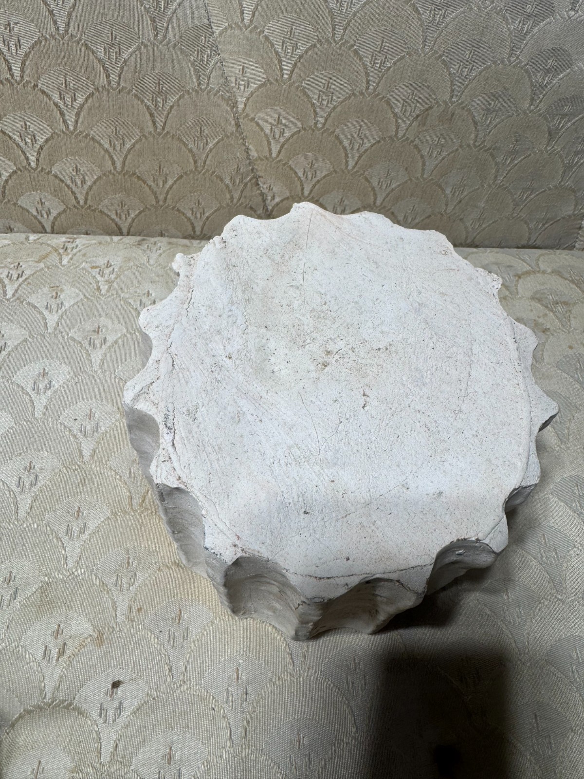 Pat Hudimac 1988 Signed « Male Head Bust On Stand » Plaster Statue/Sculpture