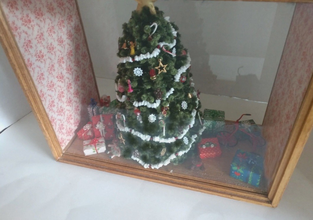 Vintage Christmas Morning Diorama Shadow Box Display mini tree decor art retro