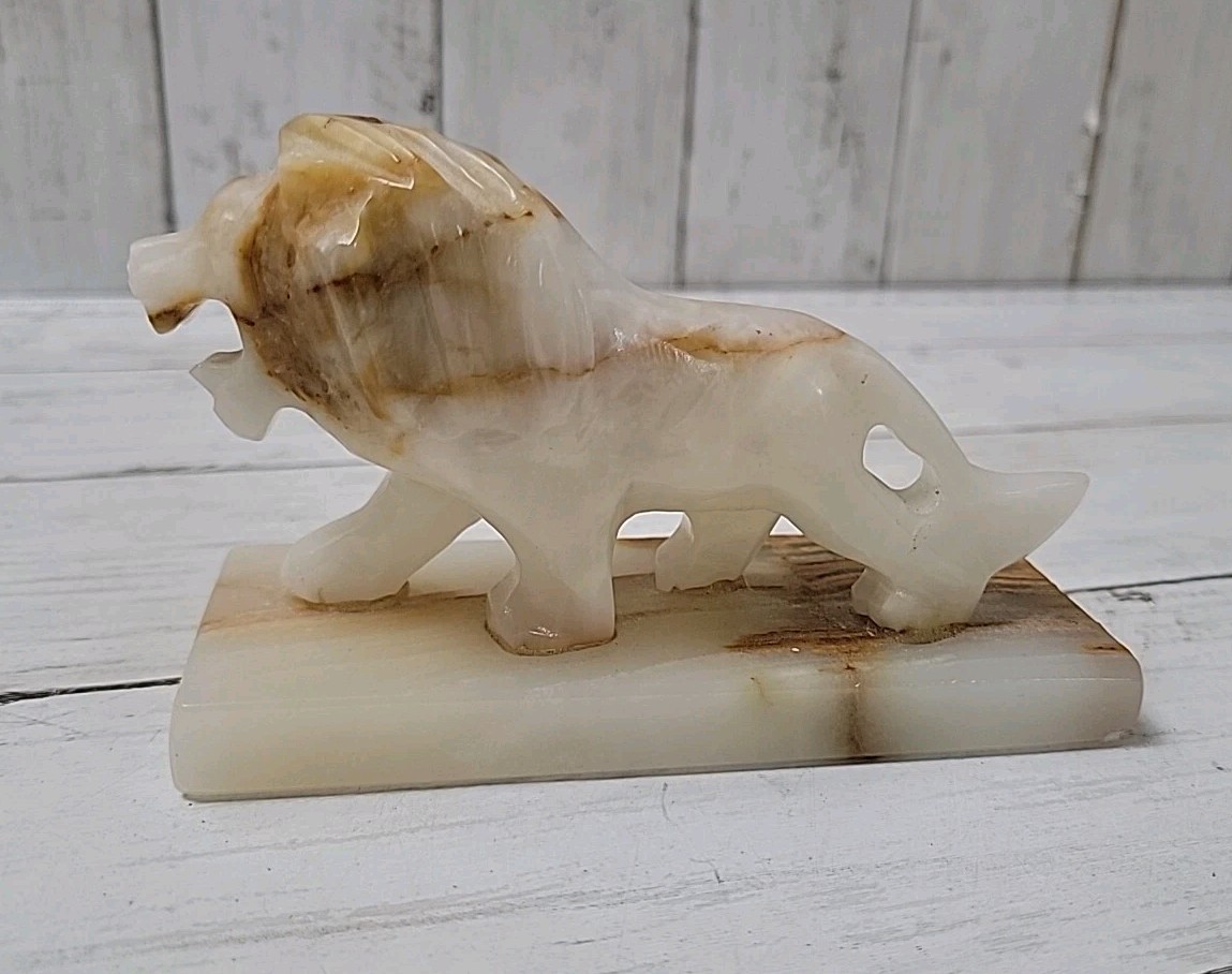 Carved White Marble Onyx Male Lion Home Decor Statue Figure 3.25&Prime; x 5.25&Prime;