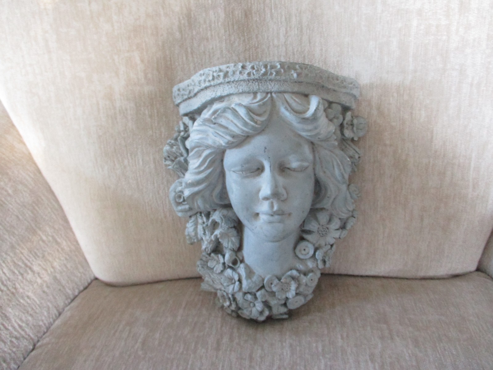 Vintage Art Noveau Resin Woman&rsquo;s Face Flowers Wall Sconce/Shelf