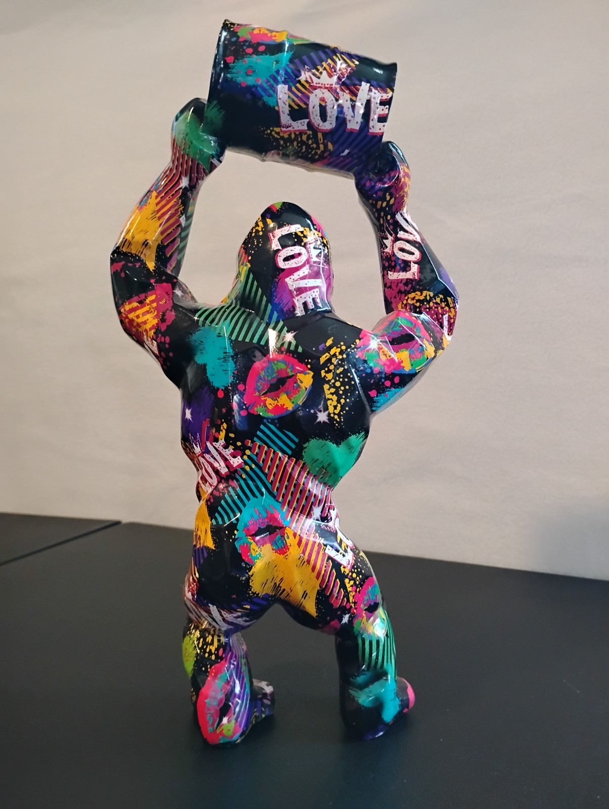 King Kong Gorilla Monkey Sculpture Statue 29.5CM Tall, The Big Graffiti Art Love