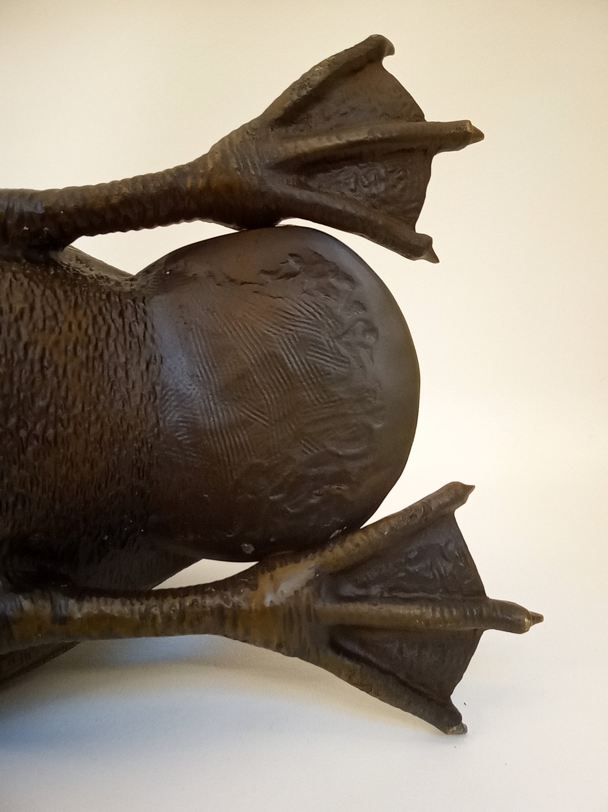 Vintage solid bronze swan sculpture indoor outdoor beautiful detail