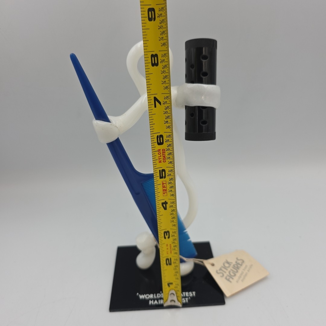Vntg Sculptures &lsquo;Worlds Greatest Hair Stylist  » Acrylic Figure Creative Concept