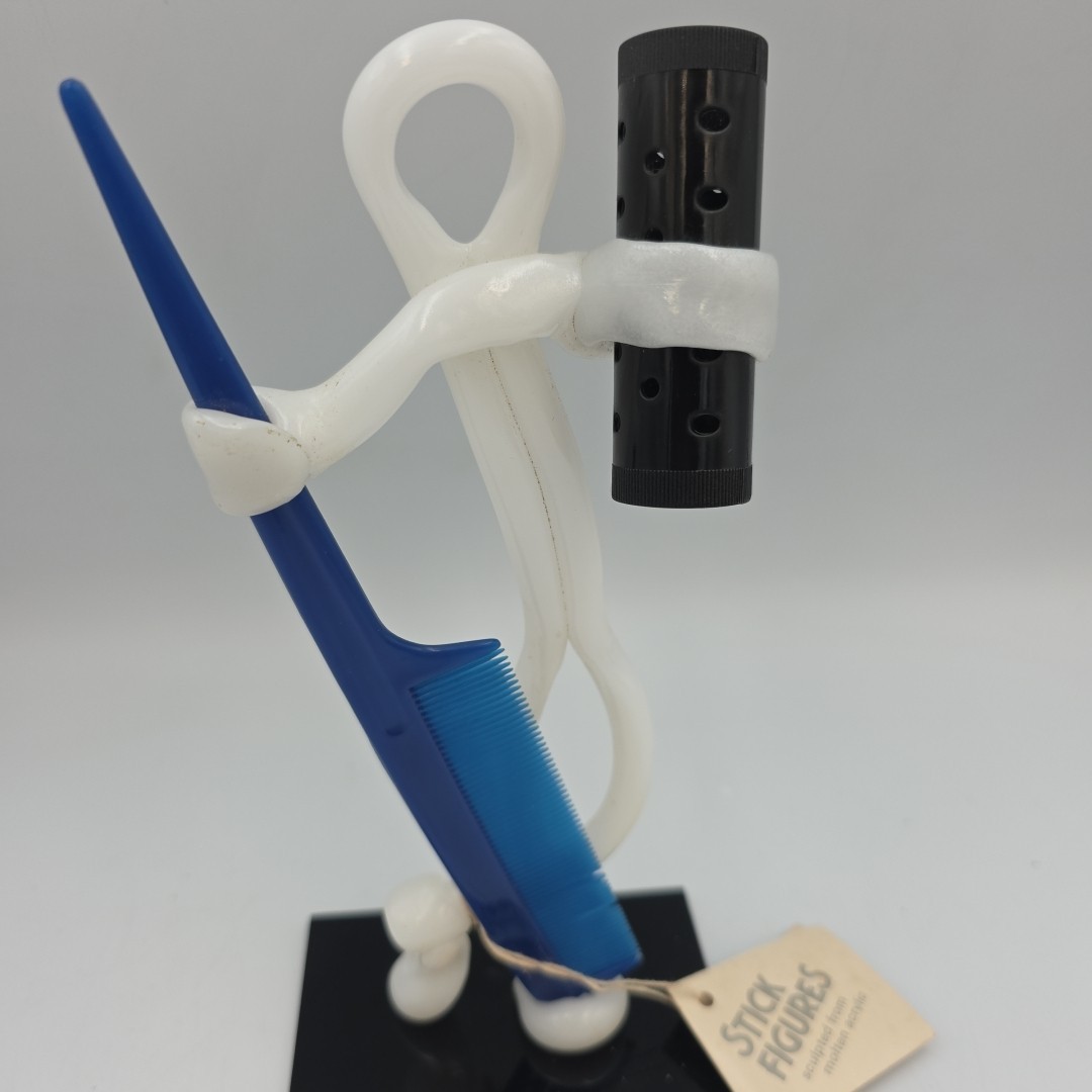 Vntg Sculptures &lsquo;Worlds Greatest Hair Stylist  » Acrylic Figure Creative Concept