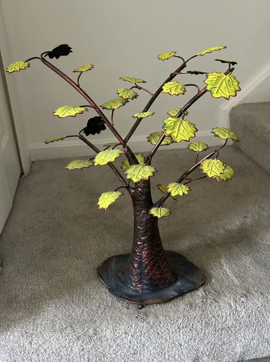 Game of Thrones Weirwood 20” Tall Tree Shimmering Metal Sculpture Green Leaves