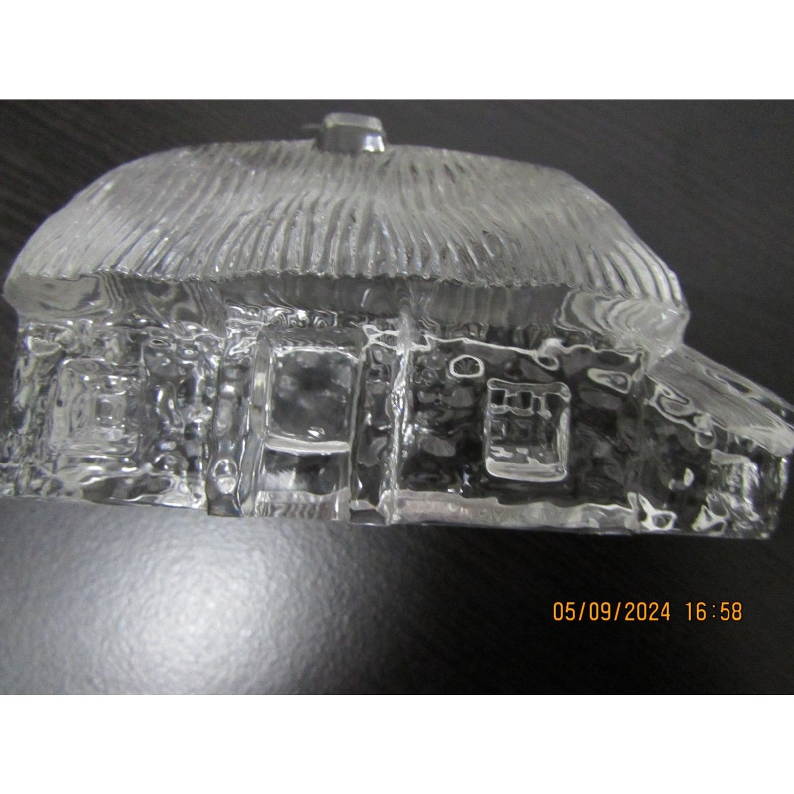 WATERFORD LISMORE CRYSTAL VILLAGE THATCHED COTTAGE IRELAND PAPERWEIGHT 3.75&Prime;